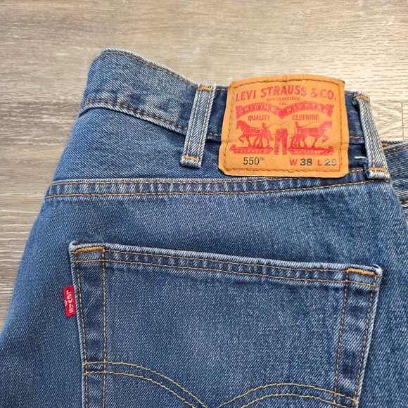 Men’s Levi’s 550 Relaxed Fit Jeans – Medium Wash – Size W38 L29 - Picture 2 of 8